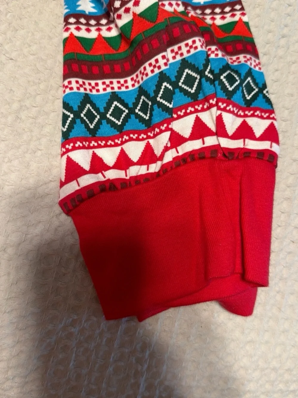 Red & White 'Feliz Navidad' Holiday Pajama Set
